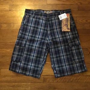 NWT plaid men’s cargo shorts